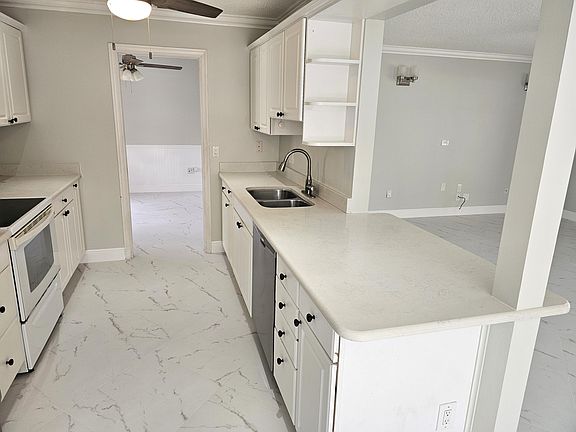4th image of 4045 Birchwood Dr