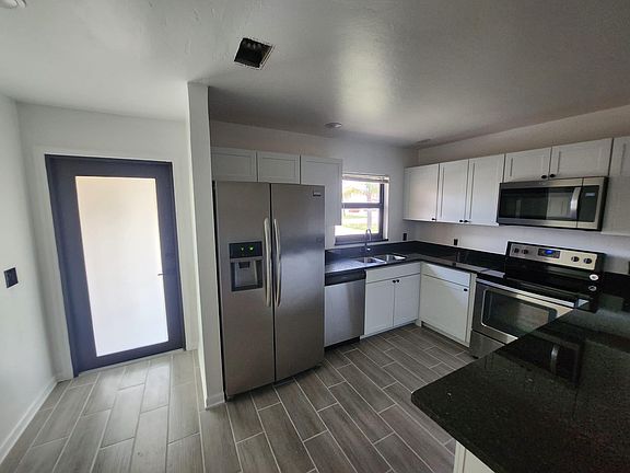 4th image of 4205 SW 7th Pl