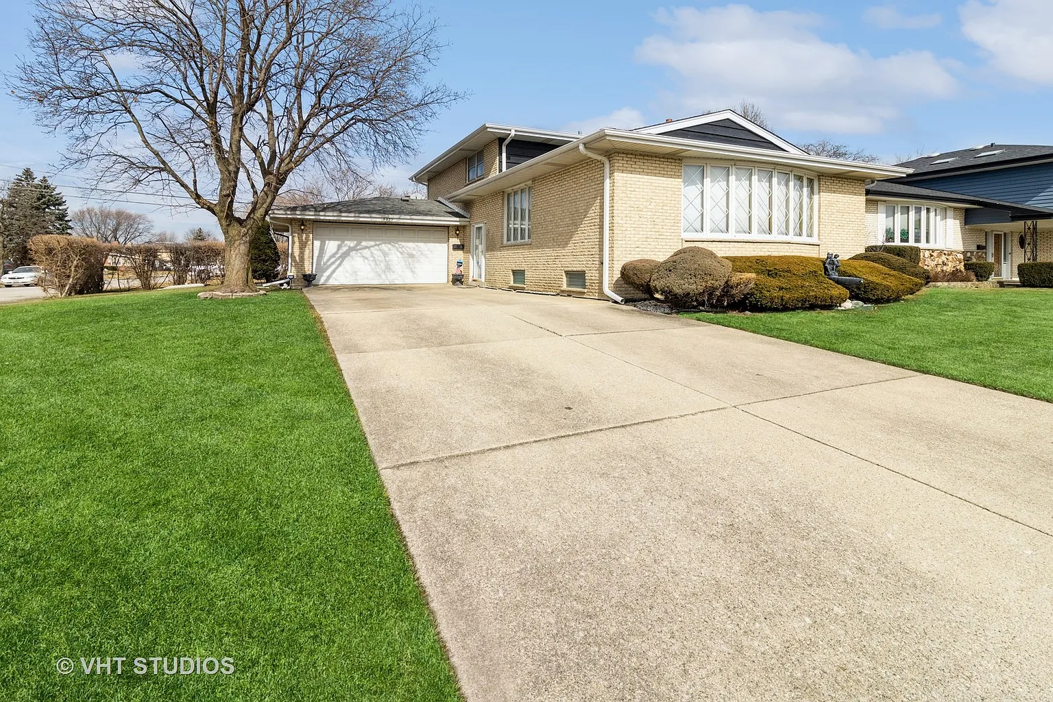 8232 W Gregory St photo 1
