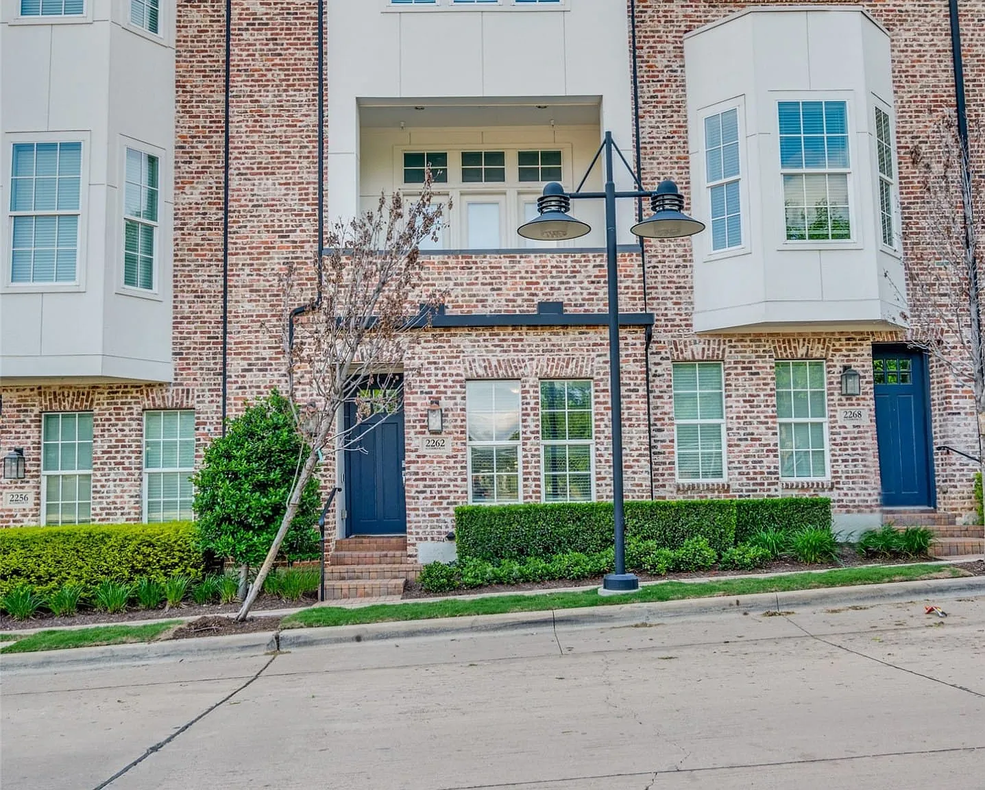 3 bed, 3.5 bath, 2046 sqft, $3,600 — Photo 1