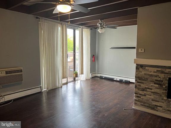 3rd image of 100 E Glenolden Ave APT A14