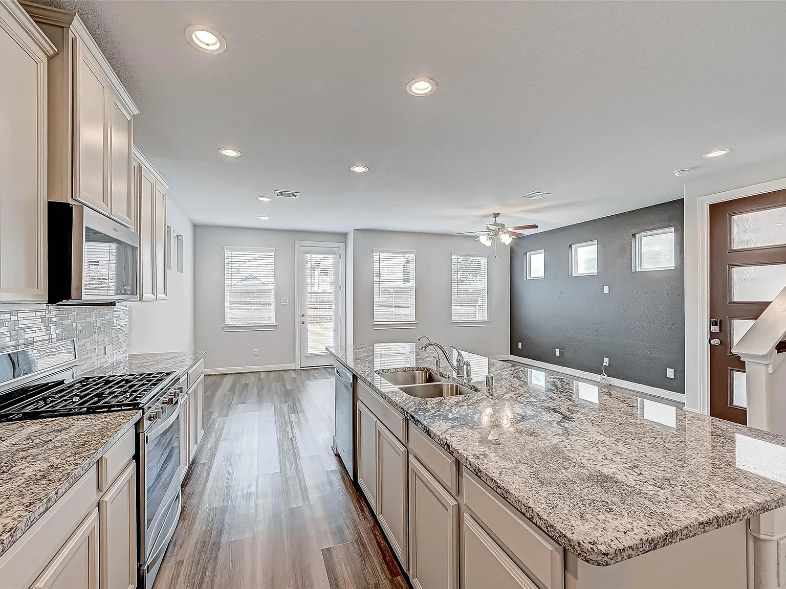 3 bed, 2.5 bath, 1771 sqft, $2,755 — Photo 4