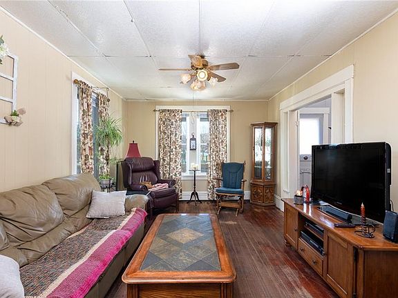 4th image of 18 Asylum St