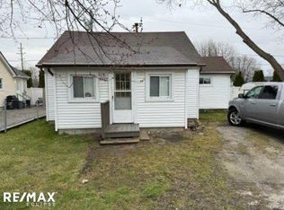 9737 Willow Ct, Clay, MI 48001