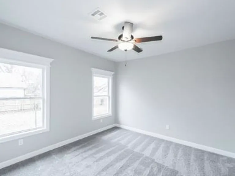 1215 N Cheyenne Ave — Photo 4