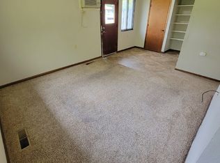 102 8th Ave NW #13-D, Oelwein, IA 50662