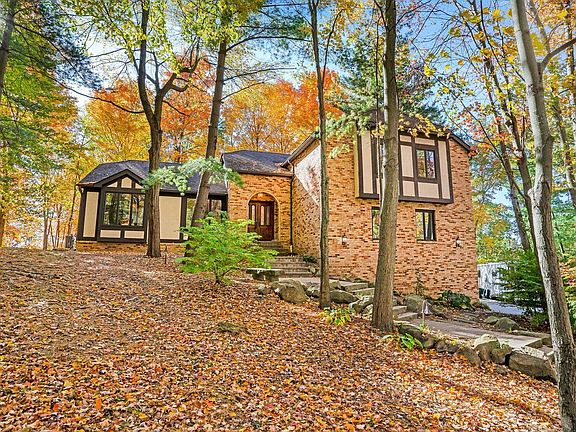 3rd image of 6235 Headley Heights Ct