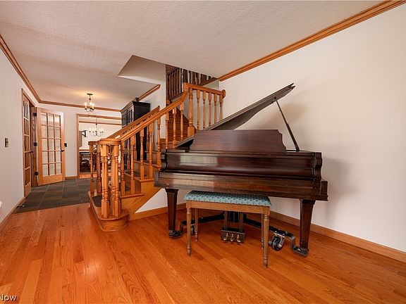 4th image of 552 Springwood Cir SW