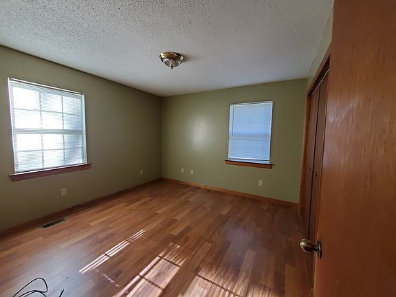 4th image of 127 Brindalene Ln #B