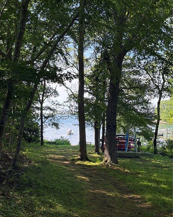 1st image of 225 Warren Rd