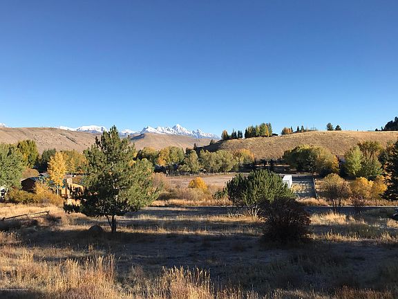 2nd image of 855 Upper Cache Creek Dr