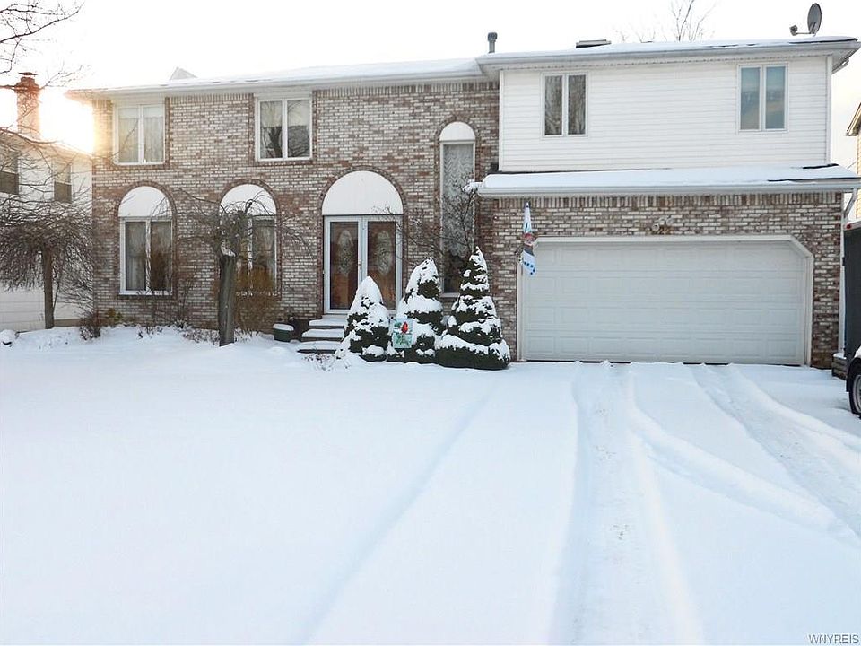 1st image of 222 Sprucewood Ter