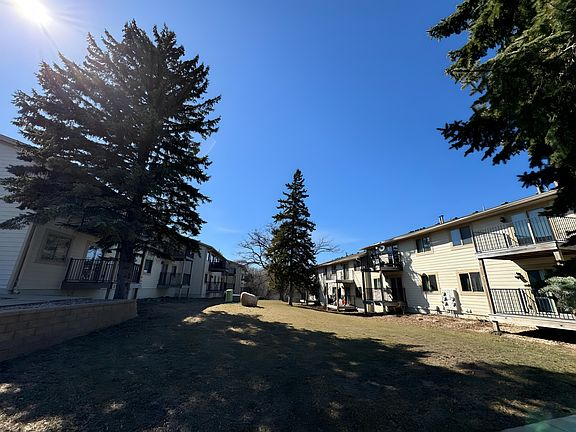 4th image of 13340 Parkwood Dr #217