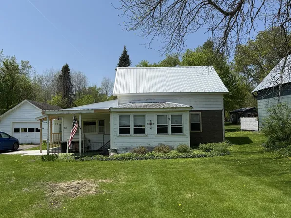 73 Clark St, Moira, NY 12957