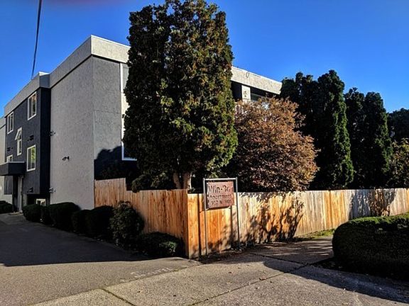 2nd image of 912 N 96th St #321