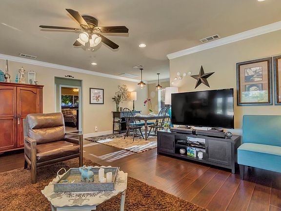 5th image of 2113 Landon Ln