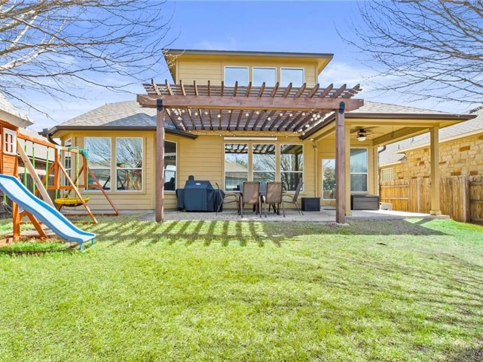 5 bed, 2885 sqft, $3,000 — Photo 3
