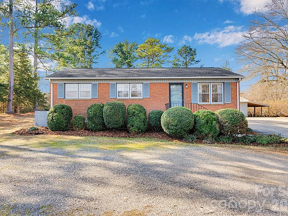 2nd image of 1855 Eastview Rd