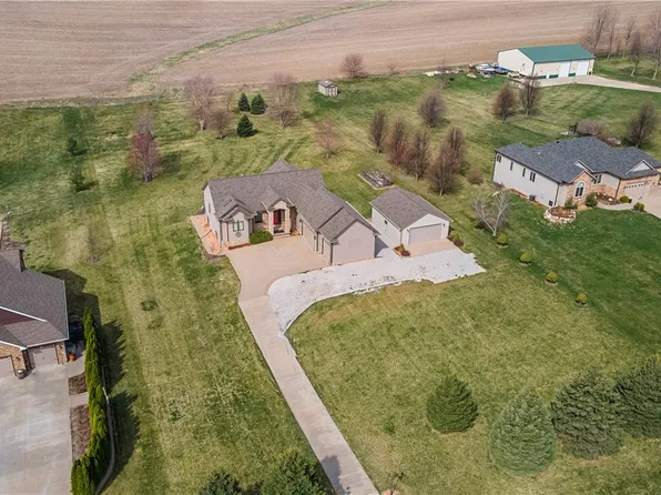 556 NE 91st St, Runnells, IA 50237