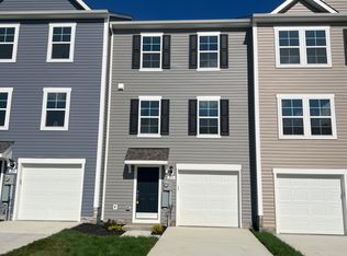233 Clifton Mnr, Falling Waters, WV 25419