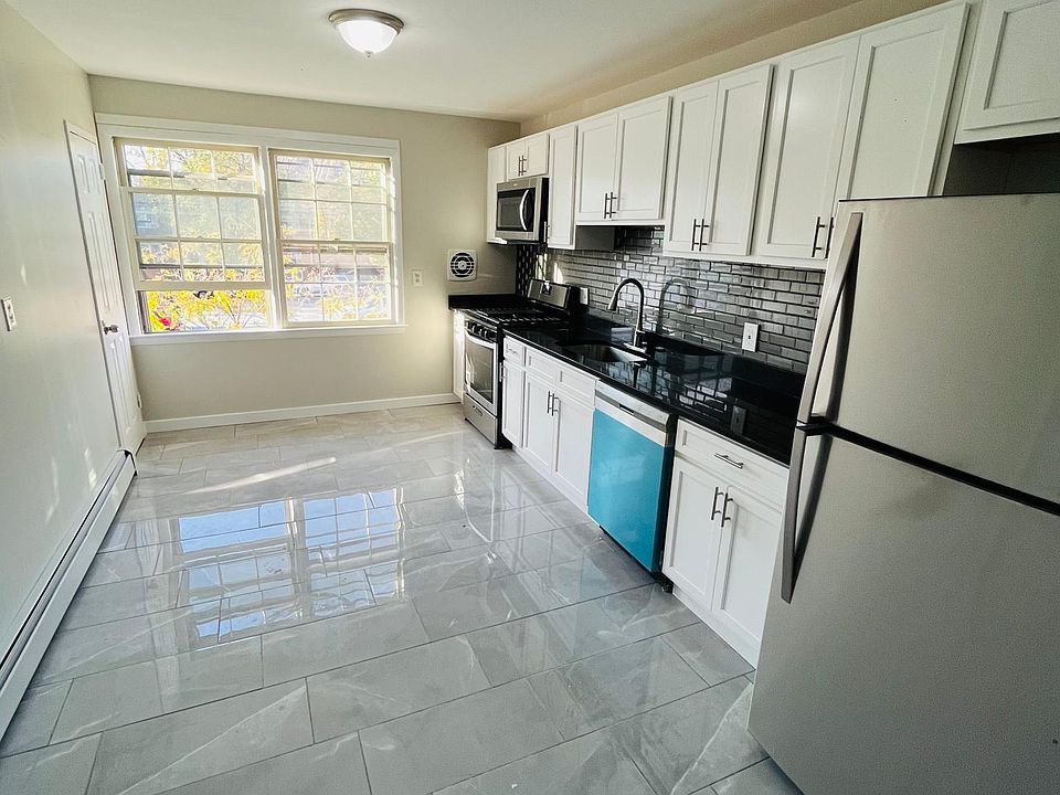 1st image of 31 Farnham Ave #61