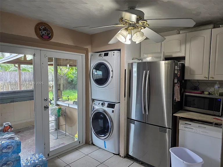 1101 NE 23rd Pl — Photo 11