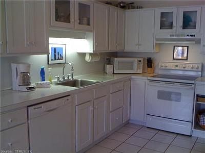 4th image of 3 Winthrop Dr
