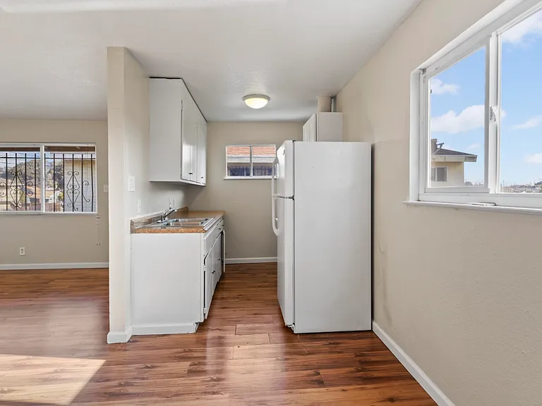 128 Catron Dr #C — Photo 9