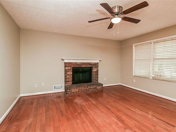 4th image of 4636 Hamlet Walk SE