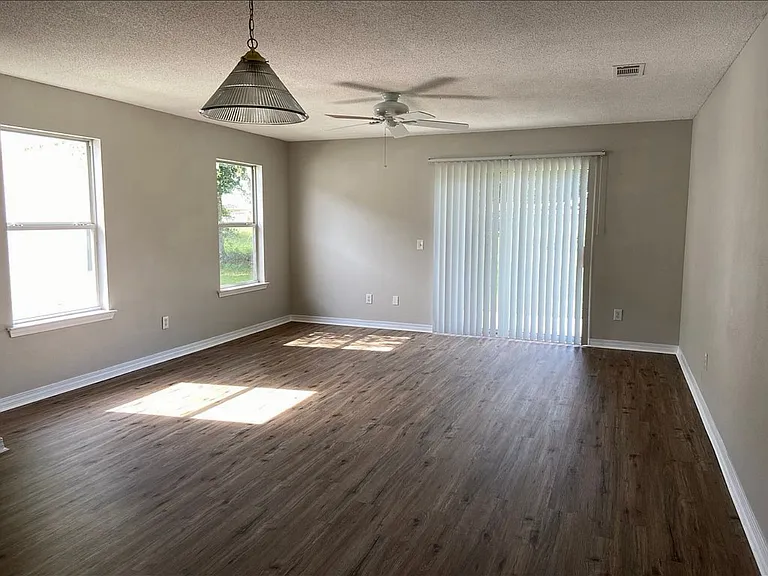 11111 Chippewa Way — Photo 2