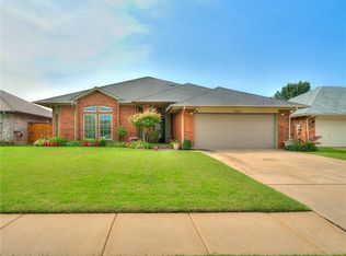 1804 Yellowstone Ln, Edmond, OK 73003
