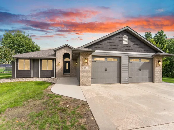 204 S Cherry Ave, Marion, SD 57043