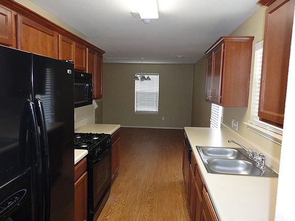 5th image of 18508 Great Falls Dr