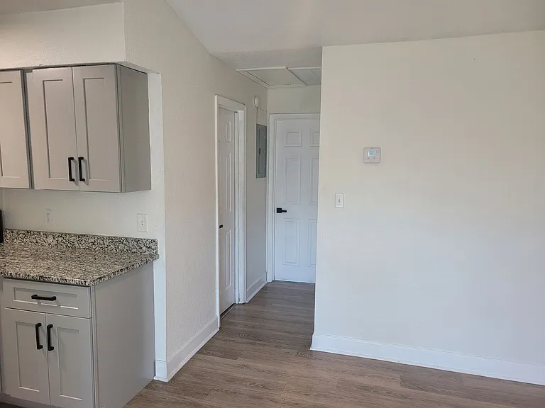 1236 Dovehill Dr — Photo 9