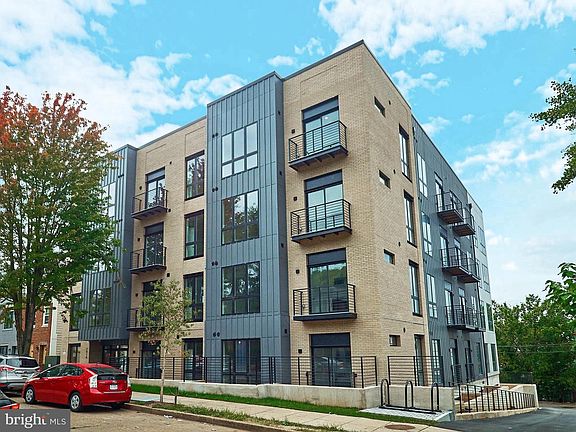 2nd image of 1016 17th Pl NE #203