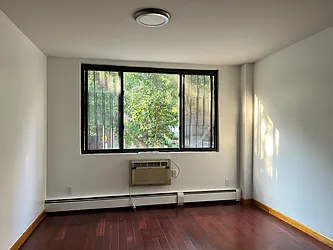 Rented by Gulia Wang, LREB