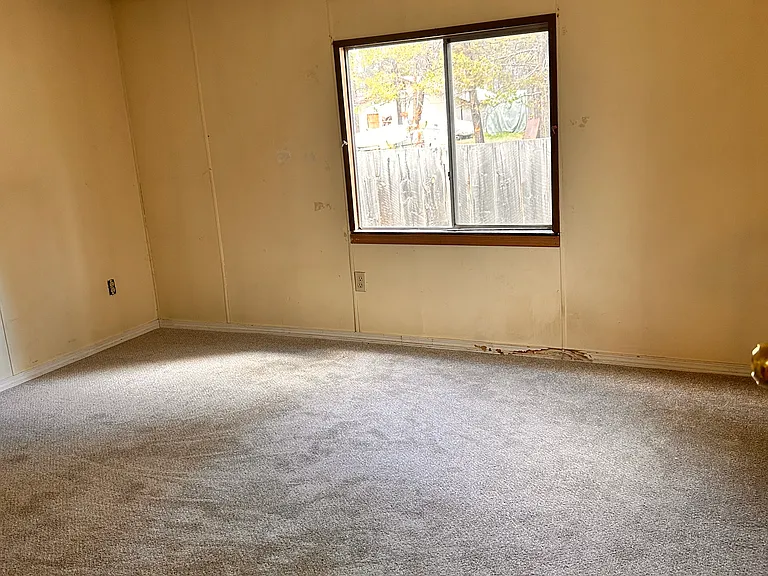 51356 Huntington Rd #4 — Photo 8