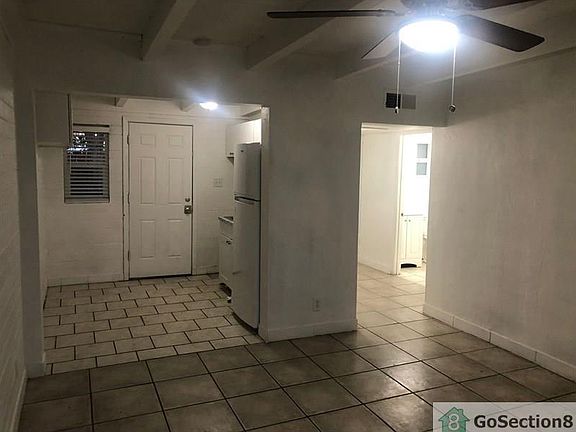 3rd image of 4121 N 33rd Dr APT 14