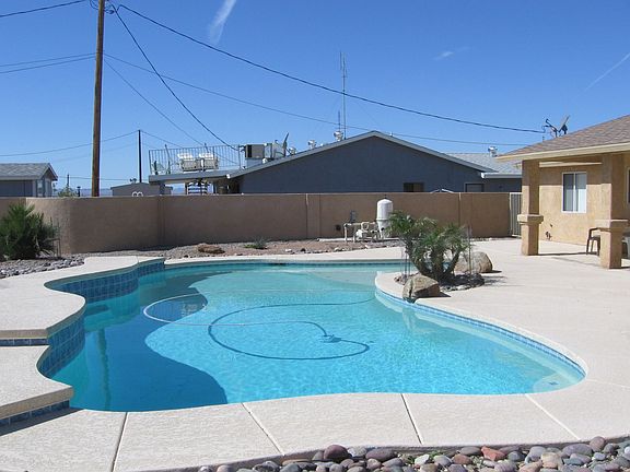 3rd image of 2360 Barranca Dr