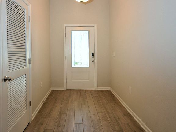 5th image of 424 Glasgow Dr