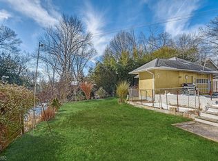 32 Clinton Ave, Maplewood, NJ 07040