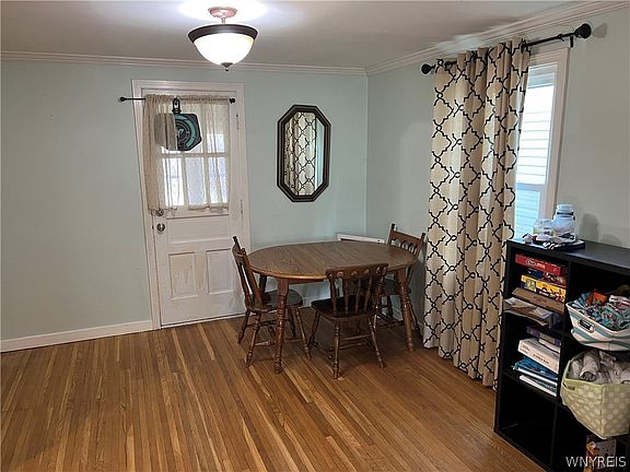 4th image of 1505 Colvin Blvd