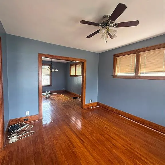 1058 Moy Ave — Photo 4