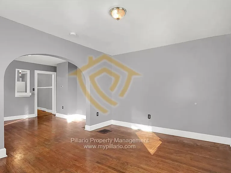44 S Ewing St — Photo 8