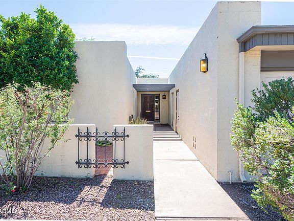 2nd image of 1011 E Laguna Dr