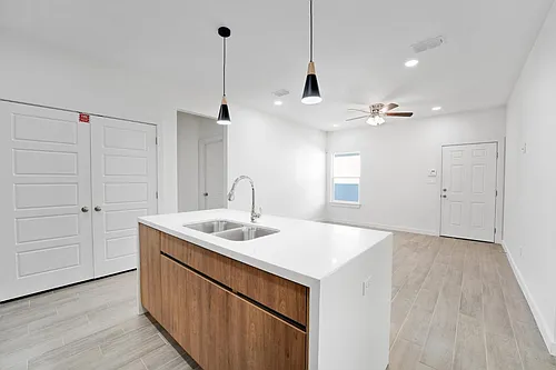 1402 W Platinum Dr #4 Photo 1