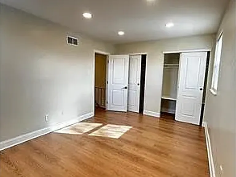 1420 W Girard Ave — Photo 2