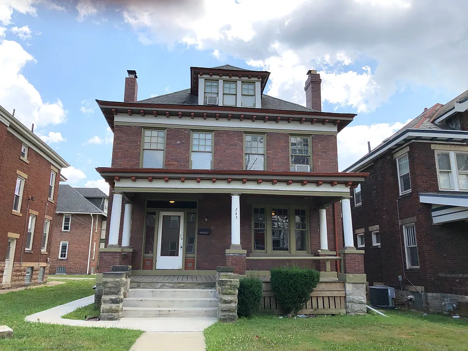 243 E 16th Ave