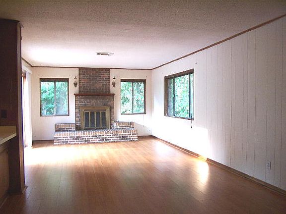 2nd image of 1109 Le Badine Ct