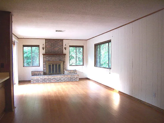 Building Photo - 1109 Le Badine Ct